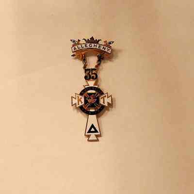 Medallion: Gold, black and white with cross. Knights Templar. "Allegheny 35"