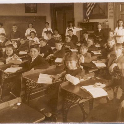 Katonah High School, Seventh Grade, 1915