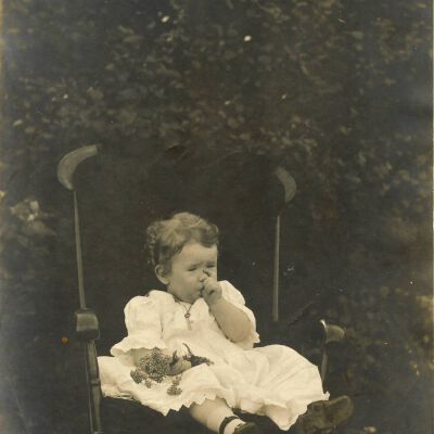 Hope Lewis Bedell as a child