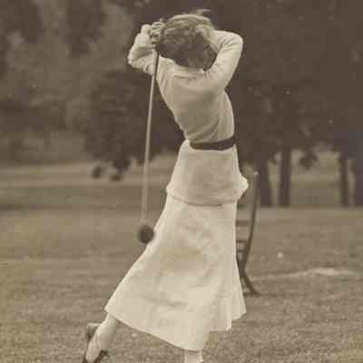 Bea Lounsbery Golfing