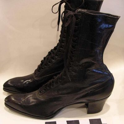 Shoe