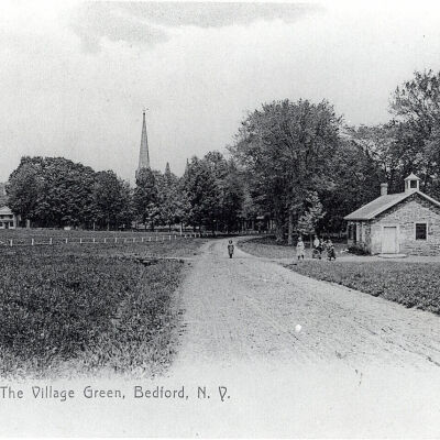 Bedford Village showing Schoolhouse