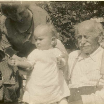 Mr. and Mrs. P.H. Kinkel with daughter Kathryn and granddaughter Katherine Nicolai