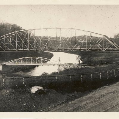 Woodsbridge-Old Bridge (1869) and New Bridge (1904)