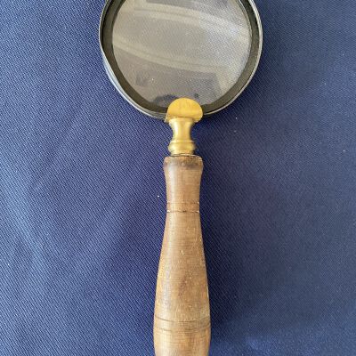 Glass, Magnifying