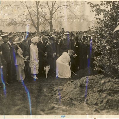 King Albert and Queen Elizabeth of Belgium- Central Paru?- 1919