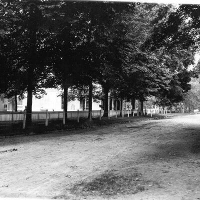 Pound Ridge Road looking north toward Village Green