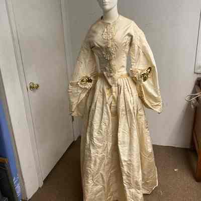 Luquer Wedding gown
