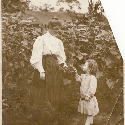 Hope Bedell and her mother, Phebe Lewis