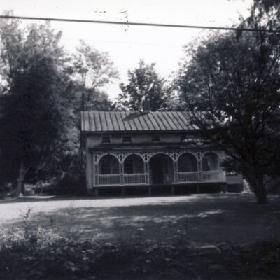 Bedford Four Corners House being restored