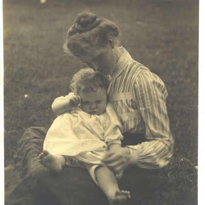 Portrait of Hope Bedell and Phoebe Williams: "Hope and her mother"