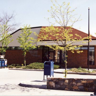 Bedford Hills Post Office, built 1986.