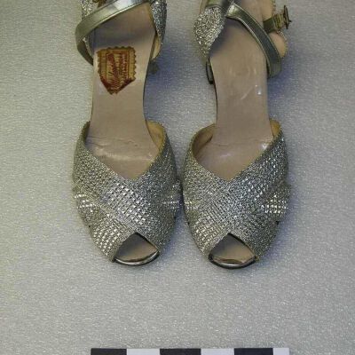 Shoe
