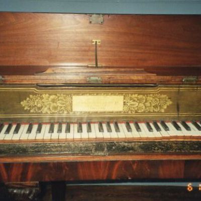 Piano, Square