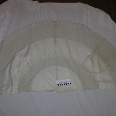 Table, Dressing