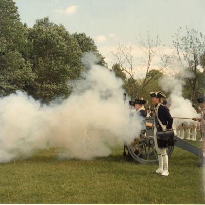 Bicentennial Photo of soldiers on Battlefield