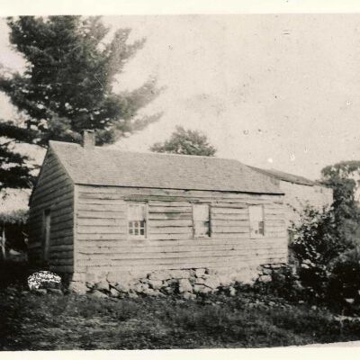 Old one room schoolhouse near Hoyt's Mill