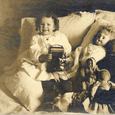 Hope Lewis Bedell as a child