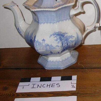 Tea pot