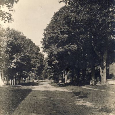 Pound Ridge Road (Rte #172) looking north toward the Village Green