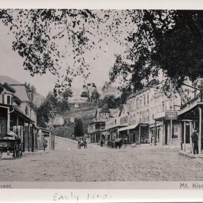 View up Capt. Merritt's Hill, early 1900s