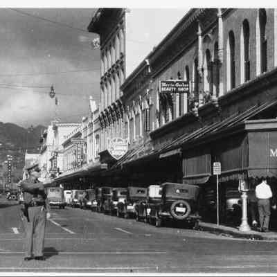 "Downtown Honolulu (sic)", 1940s