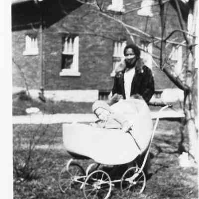 "DeeDee" going to Piggly Wiggly 1920 - 1930