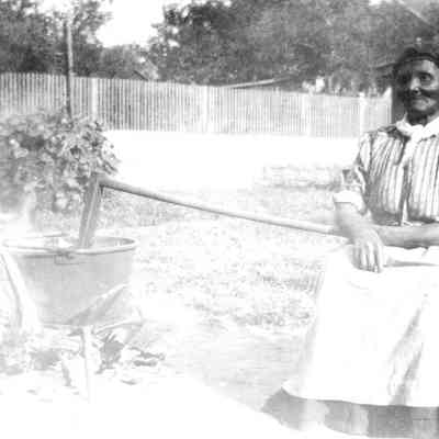 "Aunty Buntting" - 1910 The Kemper Home - 5th & Clark Streets