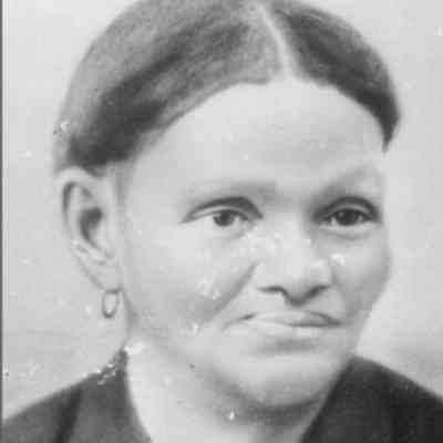Portrait of Agnes Jackson Simons