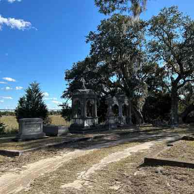 Lowndes Family Plot in Magnolia Cemetery in Charleston, South Carolina.: Photo by Rachel Gregor