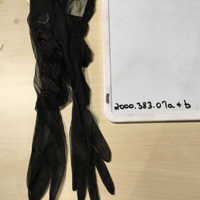 2000.383.07