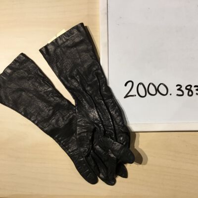 2000.383.09