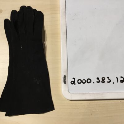 2000.383.12