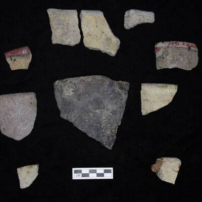 Distinctive rim fragments from various crucibles
