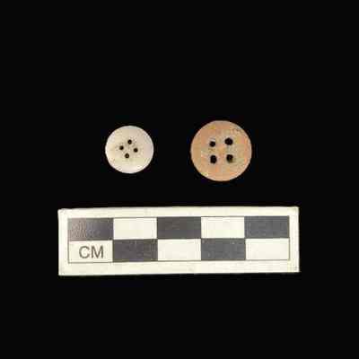 Buttons (2)