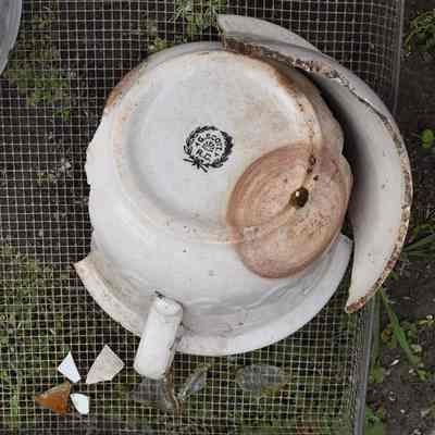 Vessel 8.14 Ironstone Chamber Pot