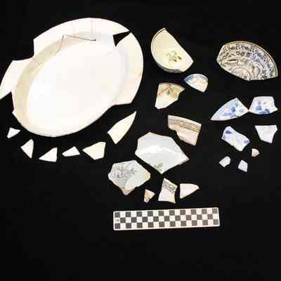 Ceramic tablewares