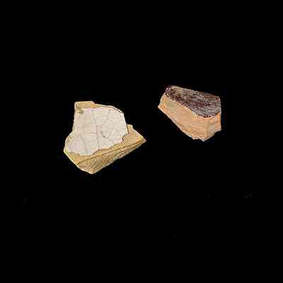 Fragments of the backside of the artifact