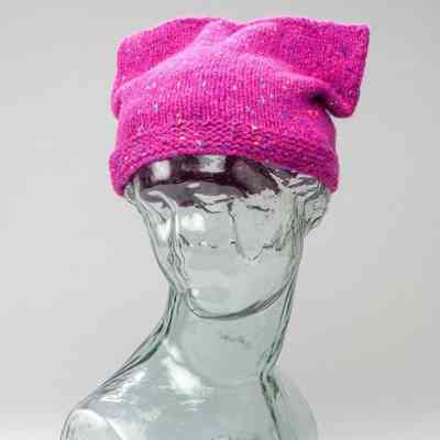 Lily Beyer, Pink hat, 2017