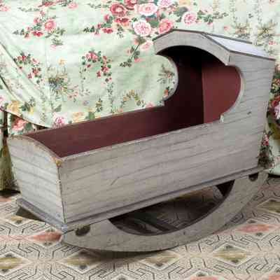 Cradle, probably Portsmouth, 1820-40
