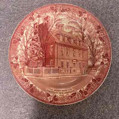 Royal Staffordshire Pottery, souvenir plate (Warner House), England, mid 20th century