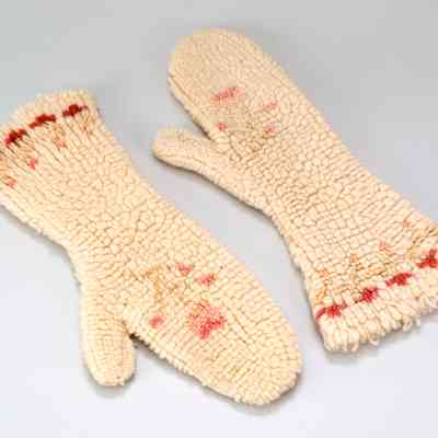 Pair of mittens, probably Portsmouth area, 1800-1810