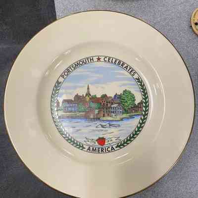 World Wide Art Studios, souvenir plate ("Portsmouth Celebrates America"), Covington, Tenn., ca. 1976