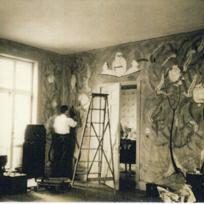 Olin Dows painting Mural in Callendar House