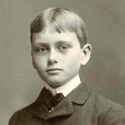 Formal portrait of G. Gordon, Sr. as a boy