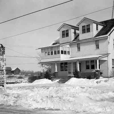 Reese's Bar in Tivoli in 1949