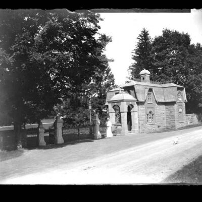 Estate Gatehouse (Ferncliff)