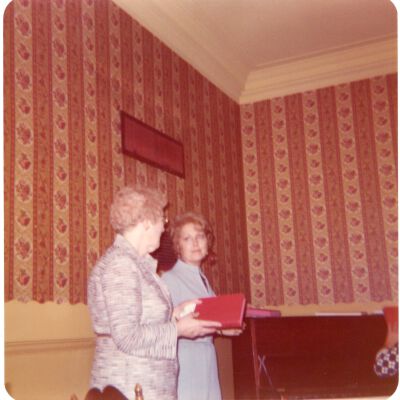 Hilda Aiken, Jean Art