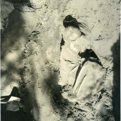 Cruger's Island, Burial