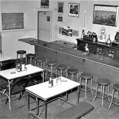 Cole and Mead Hotel Bar, Tivoli, 1953